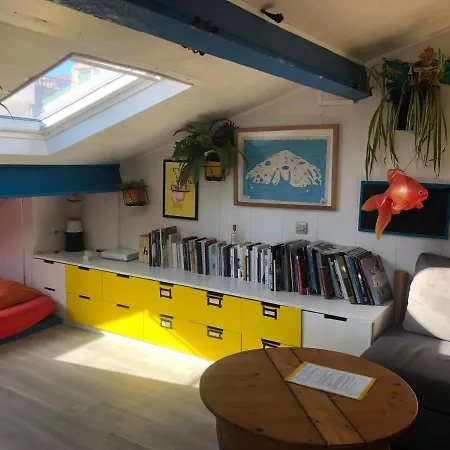Sous Les Toits 아파트